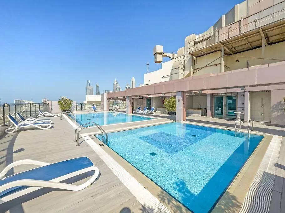 Vibrant 2Br Escape With Pool & Gym Apartment Dubai