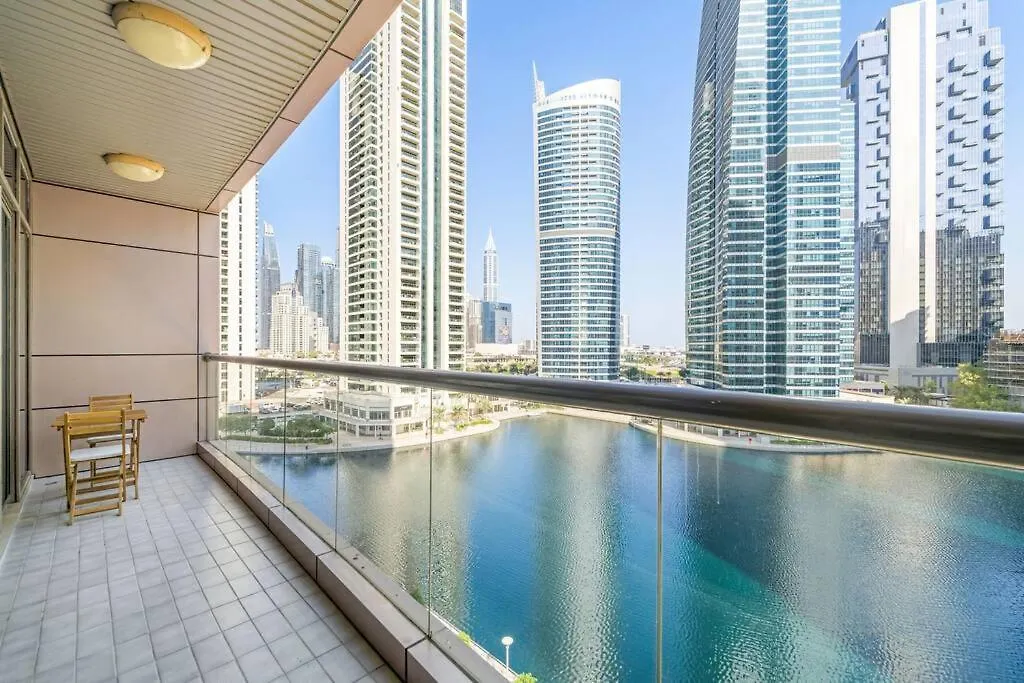 Vibrant 2Br Escape With Pool & Gym Apartment Dubai