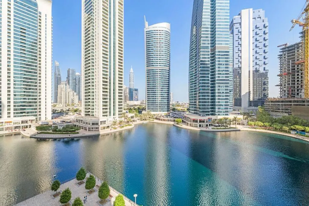 Vibrant 2Br Escape With Pool & Gym Apartment Dubai United Arab Emirates