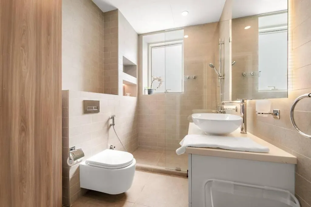 Vibrant 2Br Escape With Pool & Gym Apartment Dubai